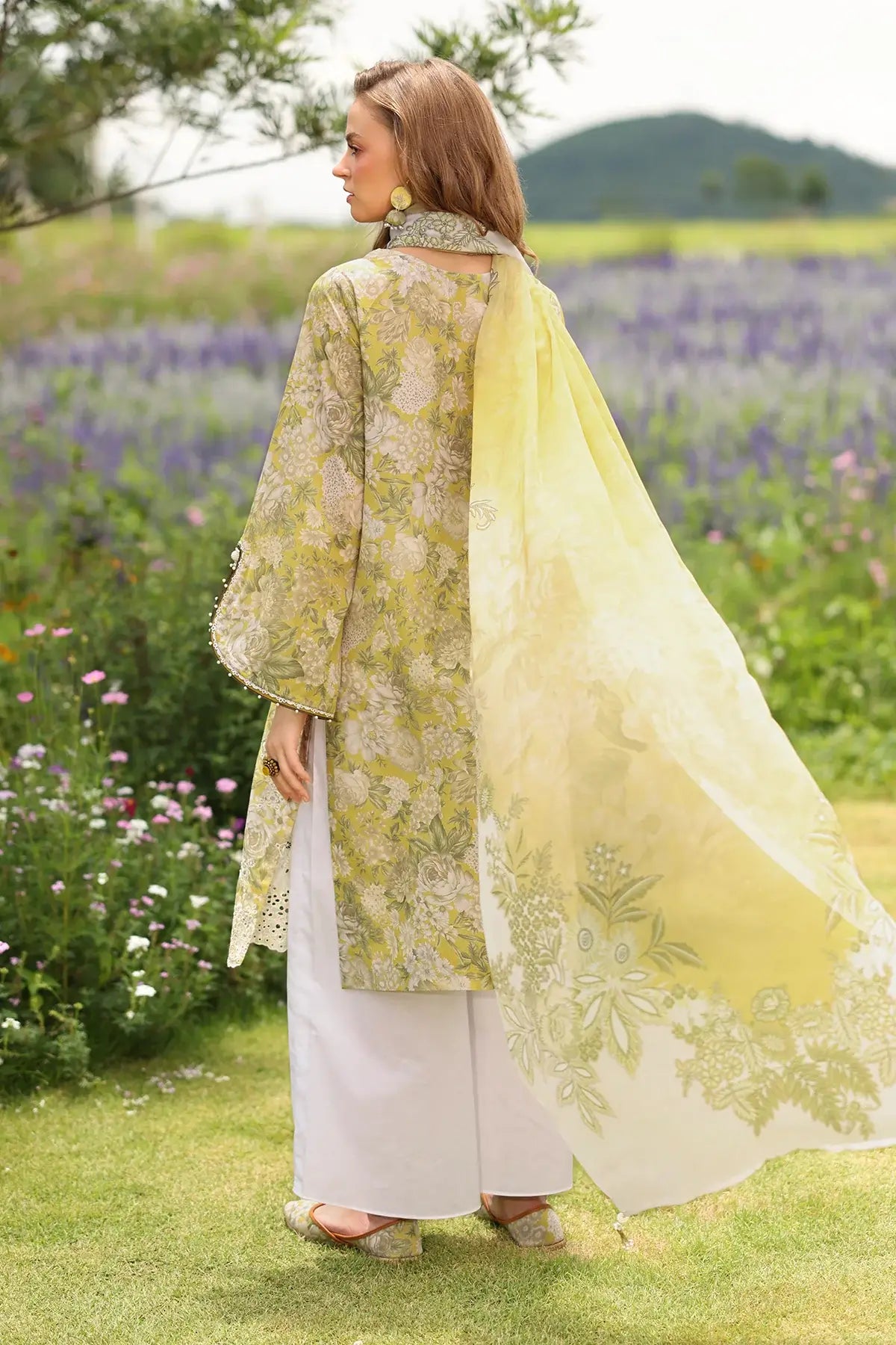 3 Piece Unstitched Embroidered Lawn Suit ( Printed Lawn Dupatta )