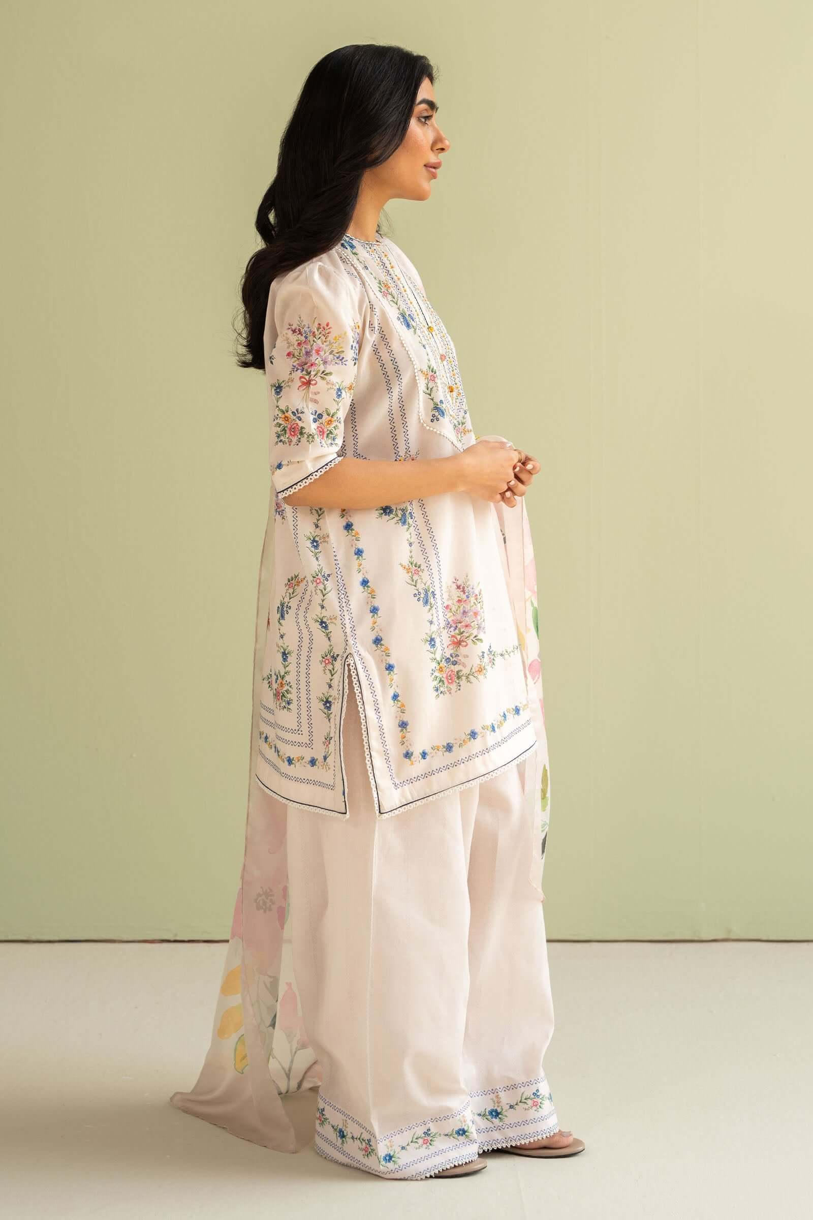 3 Piece Unstitched Digital Printed Lawn Suit ( Fine Printed Silk Dupatta )