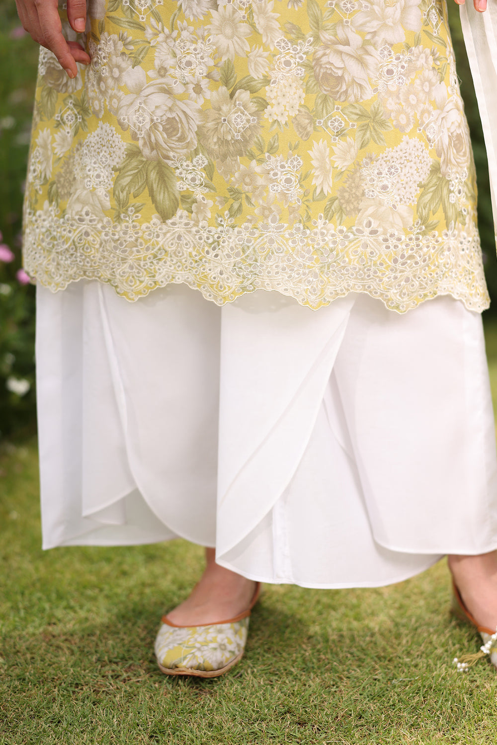3 Piece - Unstitched Printed Lawn Fabric