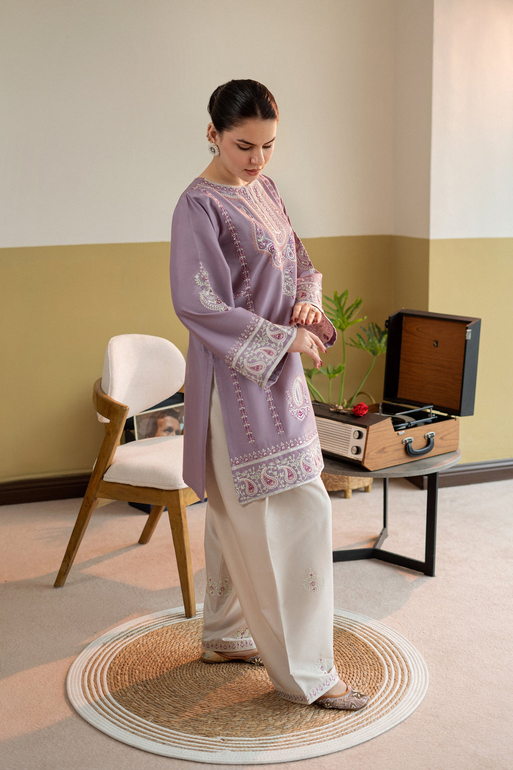 2 Piece - Unstitched Embroidered Lawn Fabric
