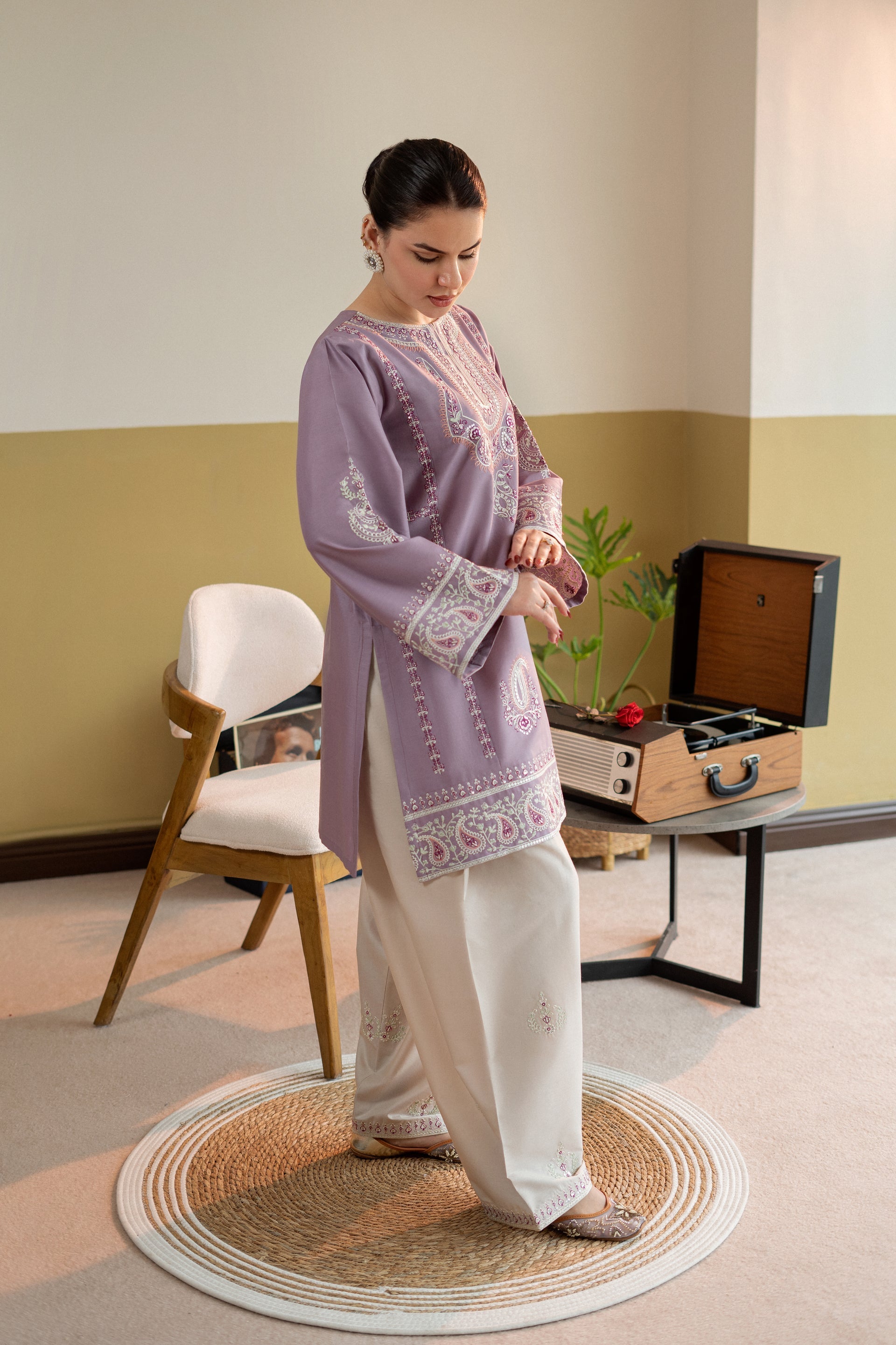2 Piece - Unstitched Embroidered Lawn Fabric