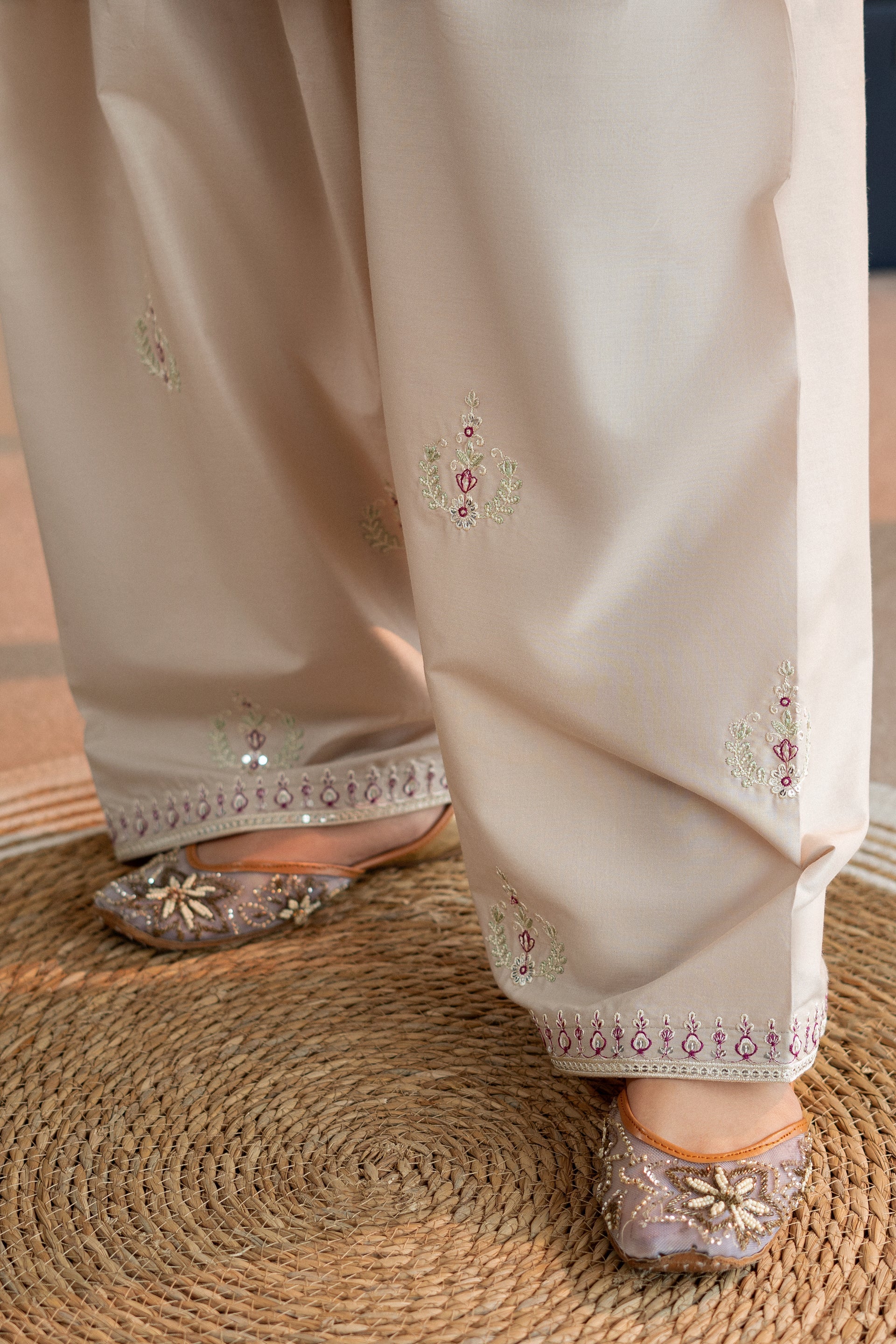 2 Piece - Unstitched Embroidered Lawn Fabric